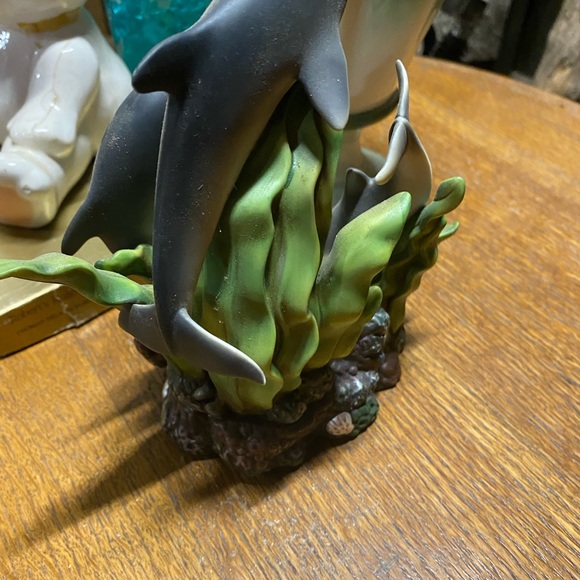 Dolphin figure with open shell, pearl - Picture 3 of 3